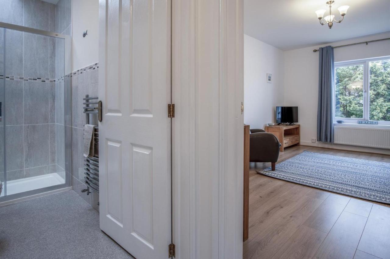 Apartment Shorelands - 1 Bedroom - *